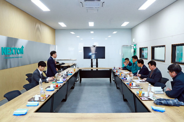 이상호 태백시장은 지난 24일, 김명선 강원특별자치도 행정부지사와 함께 스마트팜 시설을 방문했다.