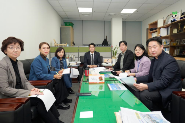 춘천시의회 기획행정위원회(위원장 김보건)은 19일 춘천시의회 기획행정위원장실에서 「2024 태권도대회 개최 계획보고회」를 개최했다.