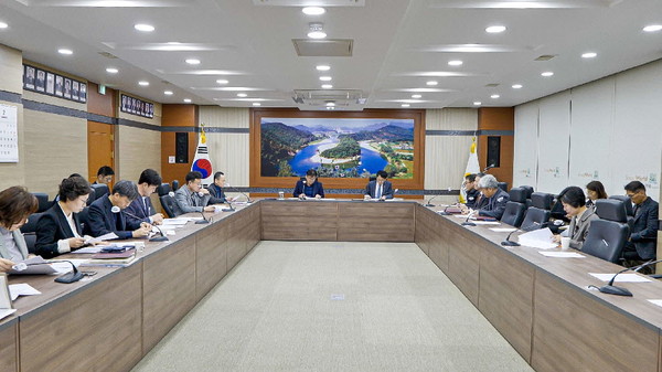 영월군은 지난 19일, 학교와 지역이 동반 성장하는 영월형 농촌유학 추진상황 보고회를 개최했다. 