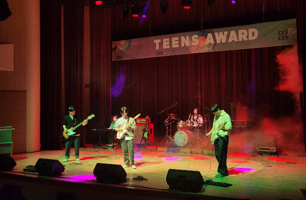 춘천시청소년문화의집은 지난 24일, 춘천교육문화관에서 청소년들을 위한, 청소년들에 의한, 청소년의 행사인 ‘TEENS AWARD’를 성황리에 개최했다.